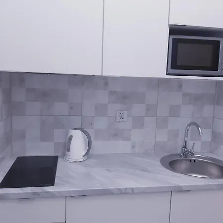 Na Grobli 20 Z Ogrodkiem *